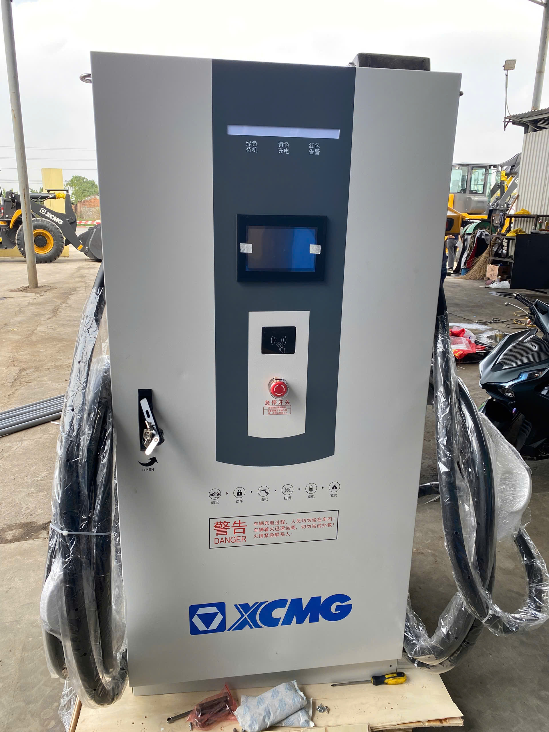 Máy Xúc Lật Điện XC968-EV Gầu 5 Khối