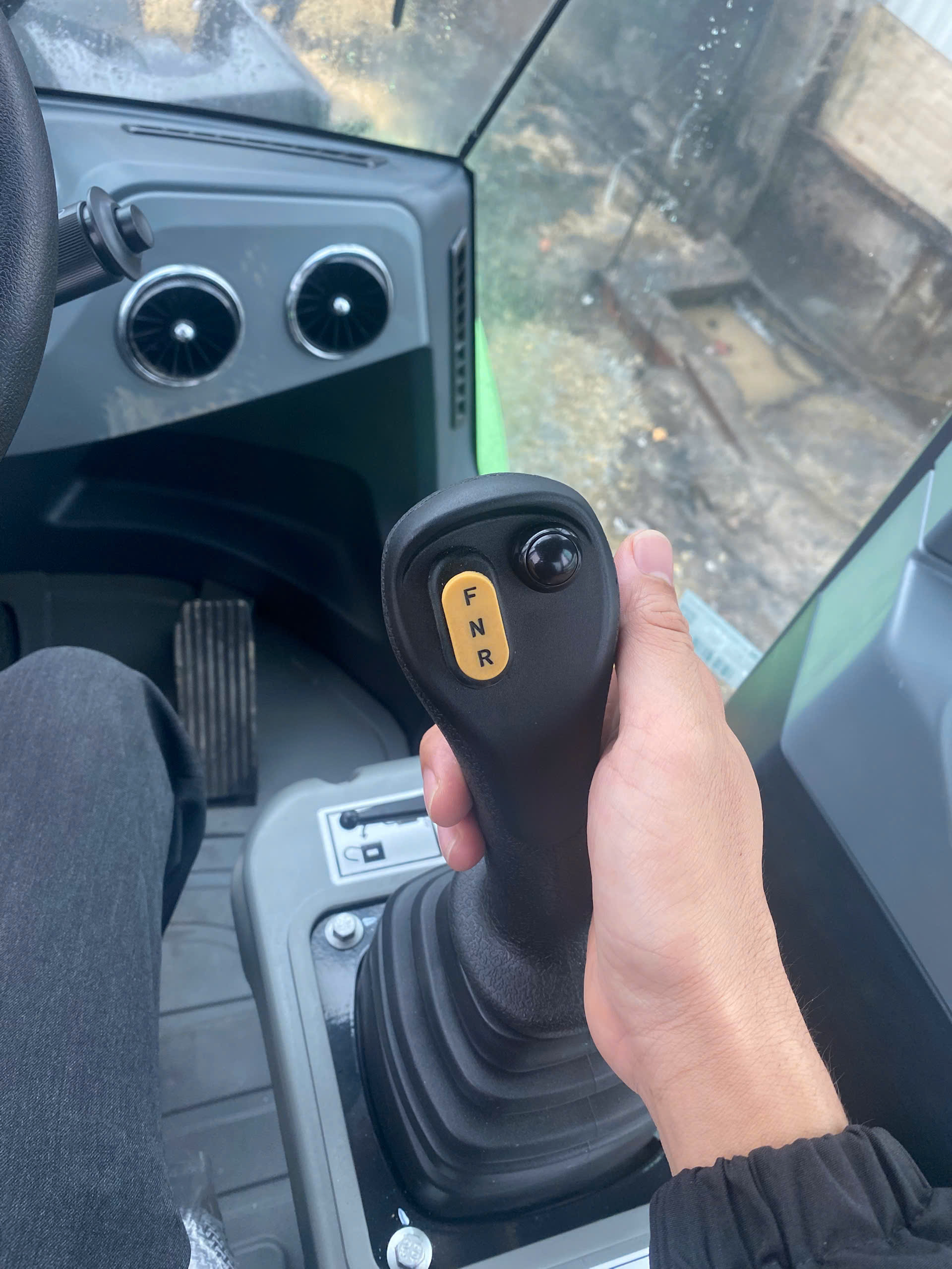 Máy Xúc Lật Điện XC968-EV Gầu 5 Khối
