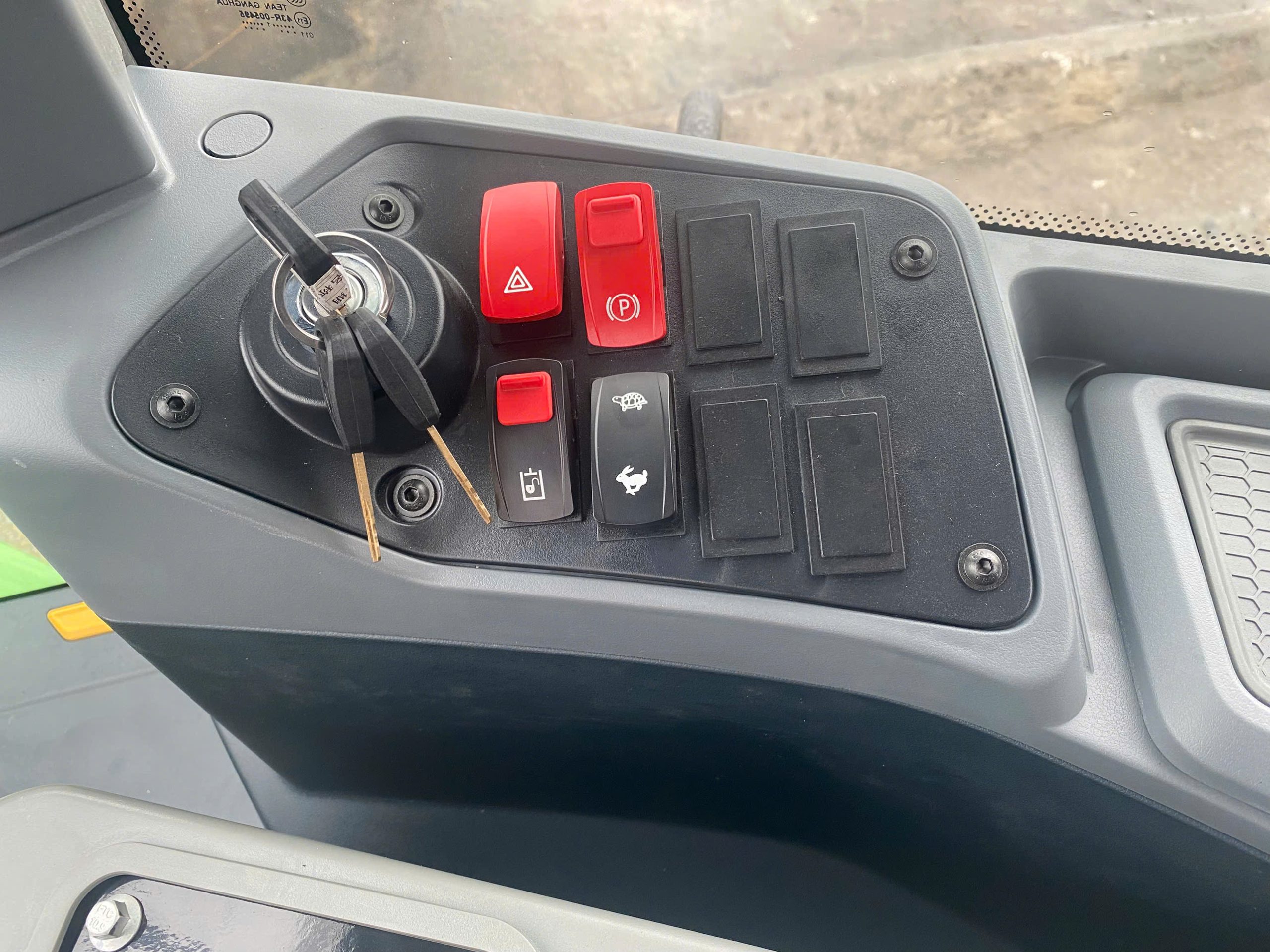 Máy Xúc Lật Điện XC968-EV Gầu 5 Khối