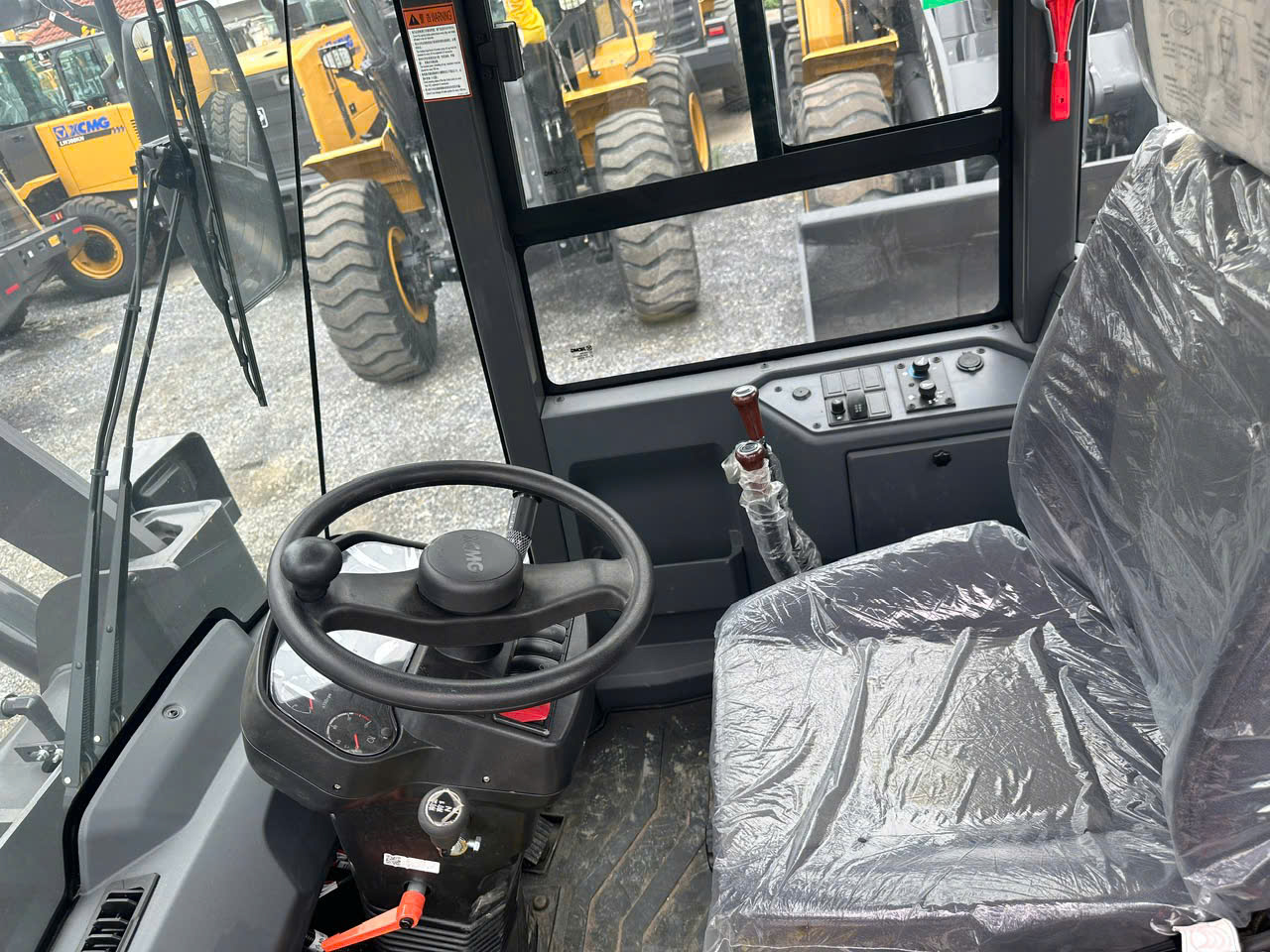 Máy xúc lật XC935 – gầu 1.8 khối – Vô địch về giá trong phân khúc